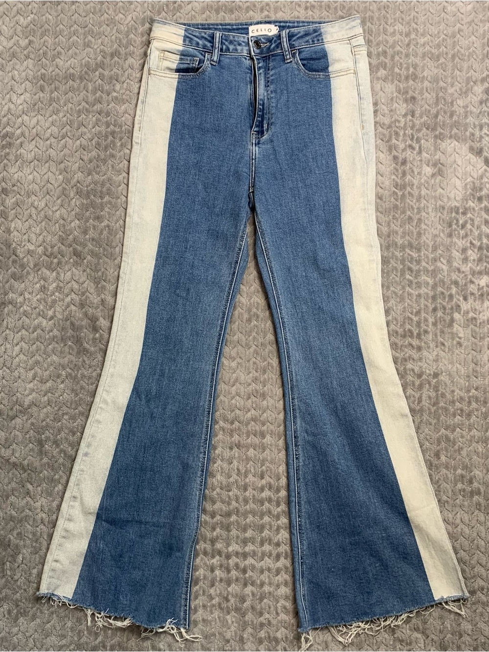 CELLO Two Tone Flare Jeans Women Size 9 Colorblock Raw Hem Y2K Bell bottom